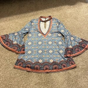 Cute boho bell sleeve shirt size small